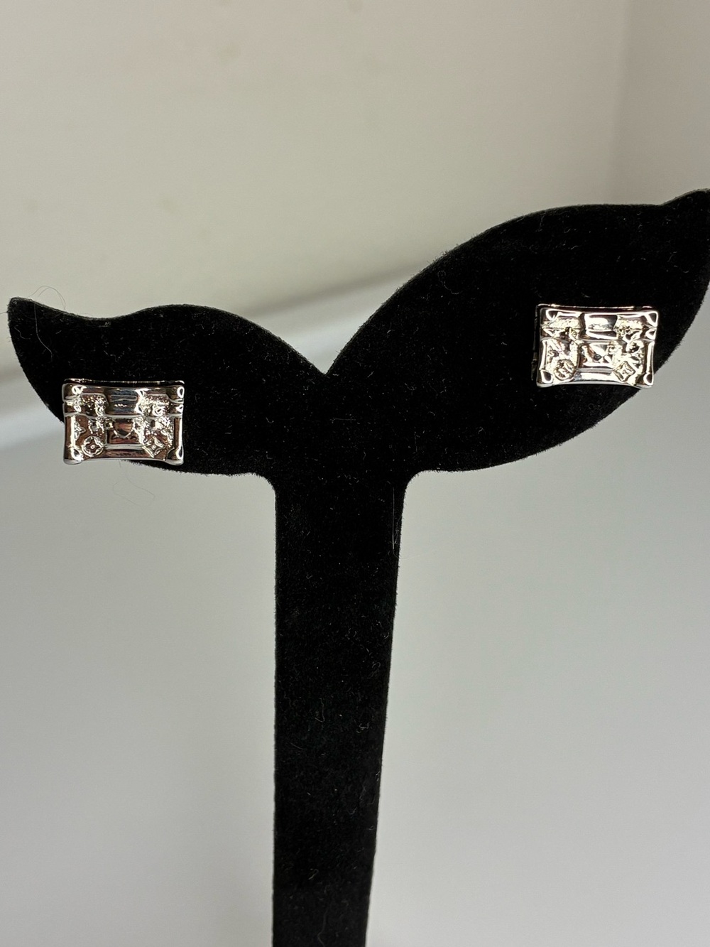 Vintage Silver Rectangular Filigree Stud Earrings - Silver